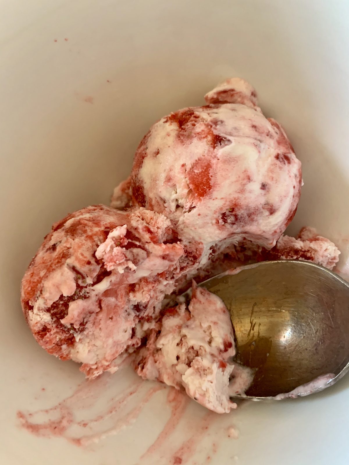 TasteGurus recipe image for Strawberry Ice Cream (no churn)